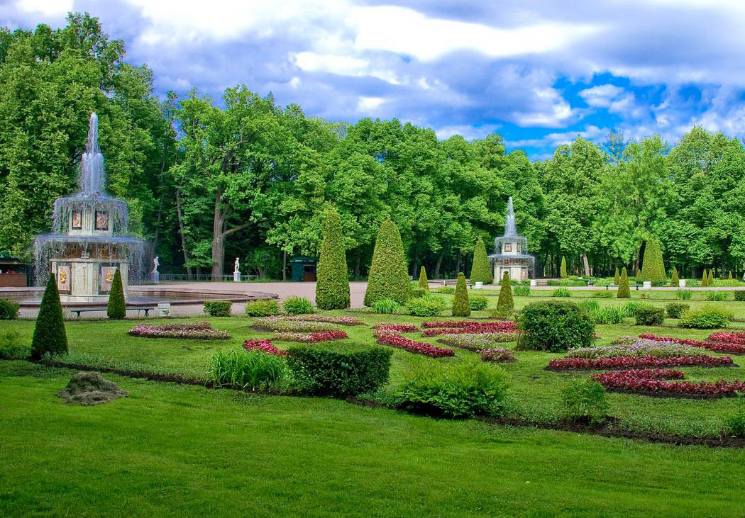 Парки москвы на английском. Английский парк Петергоф. Английский пейзажный парк в Петергофе. Английский сад Петергоф. Петергоф Нижний парк.